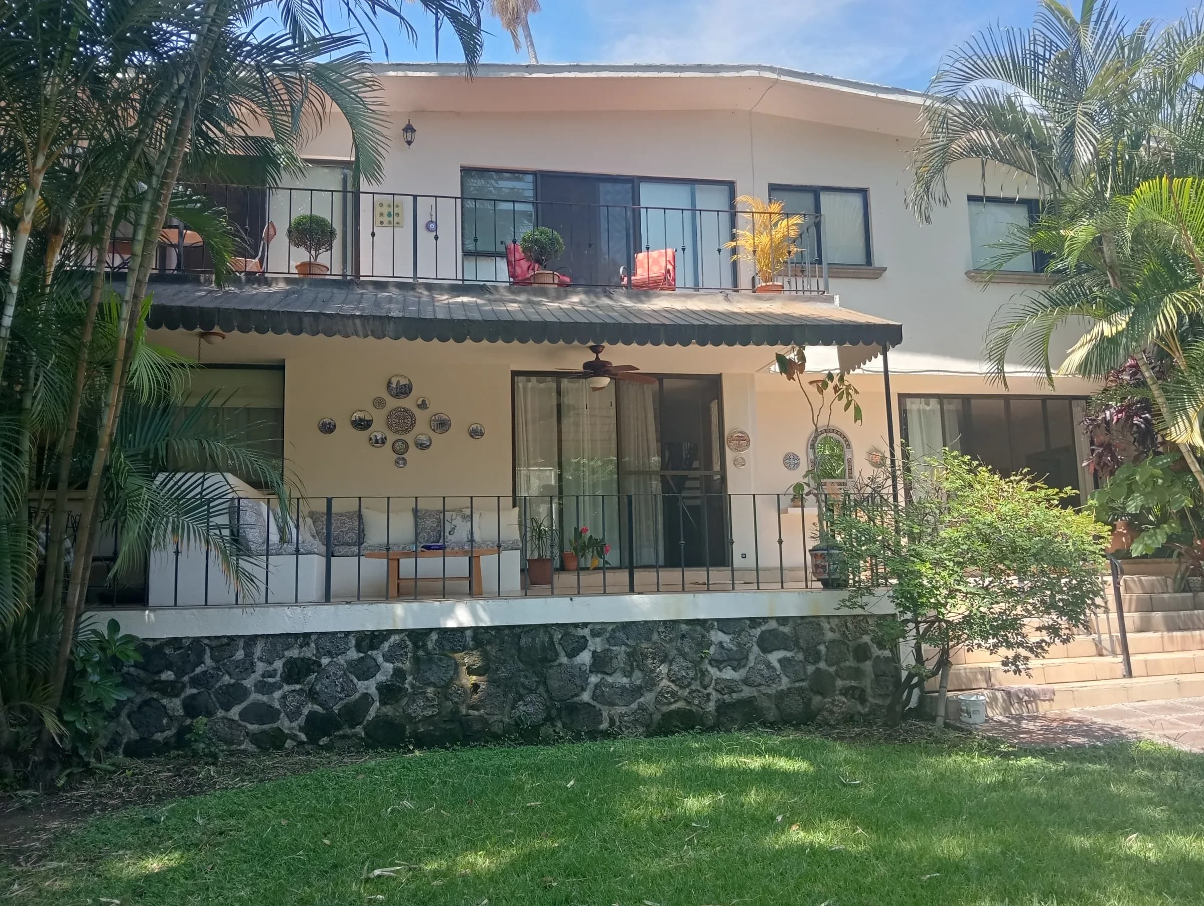 🚨CASA SOLA ¡OPORTUNIDAD! ESTILO MODERNO EN LOMAS DE ATZINGO CUERNAVACA