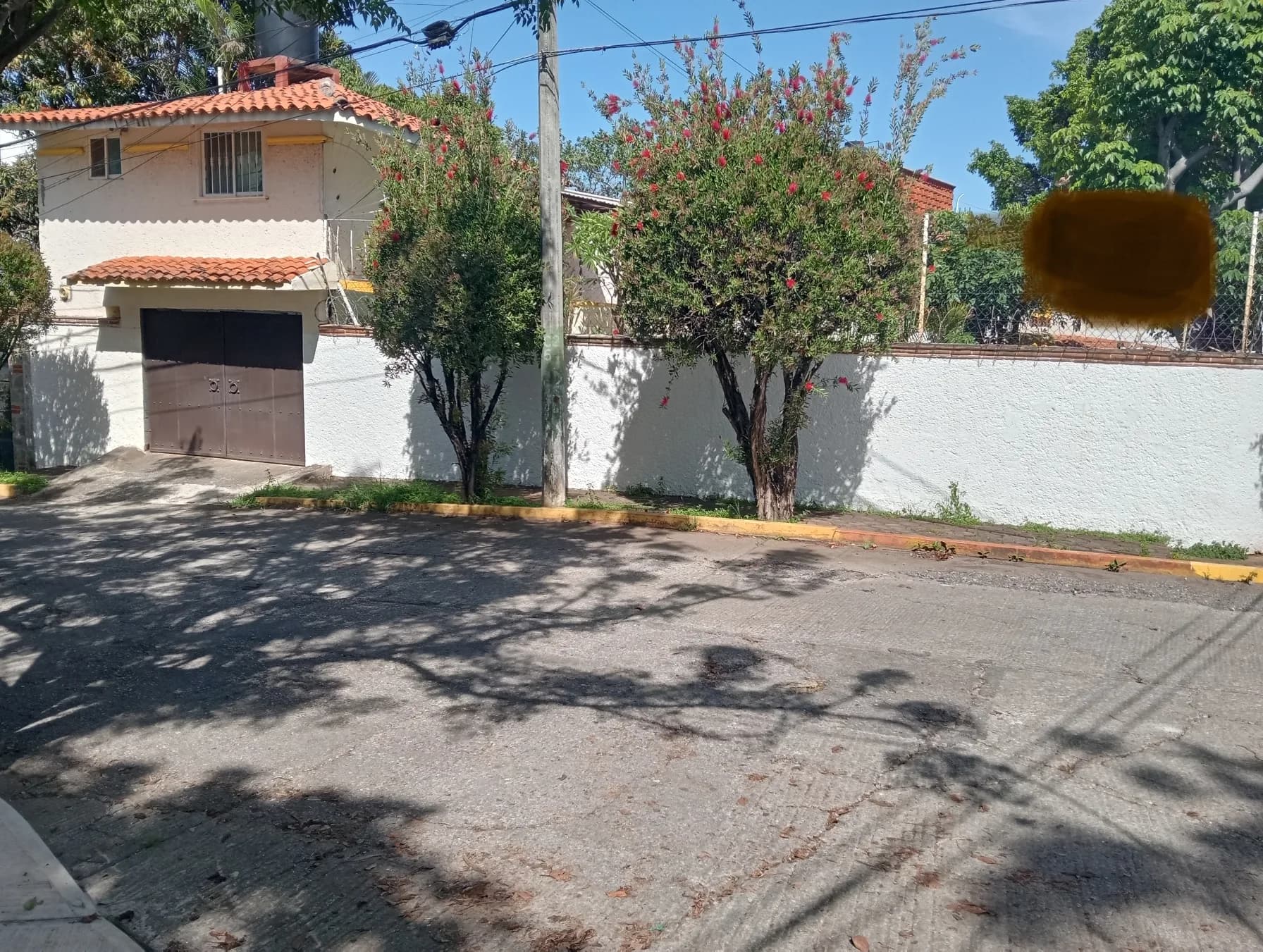 CASA SOLA 2 FRENTES EN ESQUINA CON AVENIDA PRINCIPAL EN CUERNAVACA MORELOS